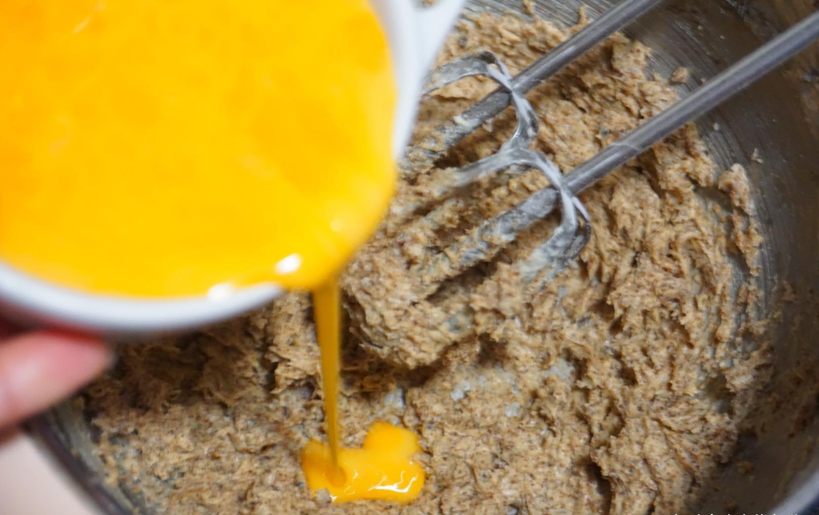 纸杯蛋糕|星巴克18元1个的巧克力蘑菇头麦芬,自己做简单便宜,私藏配方