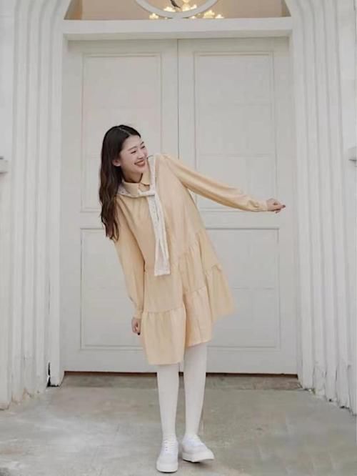 基础款的裙子，甜美的颜色，整体款式会让人很心水！