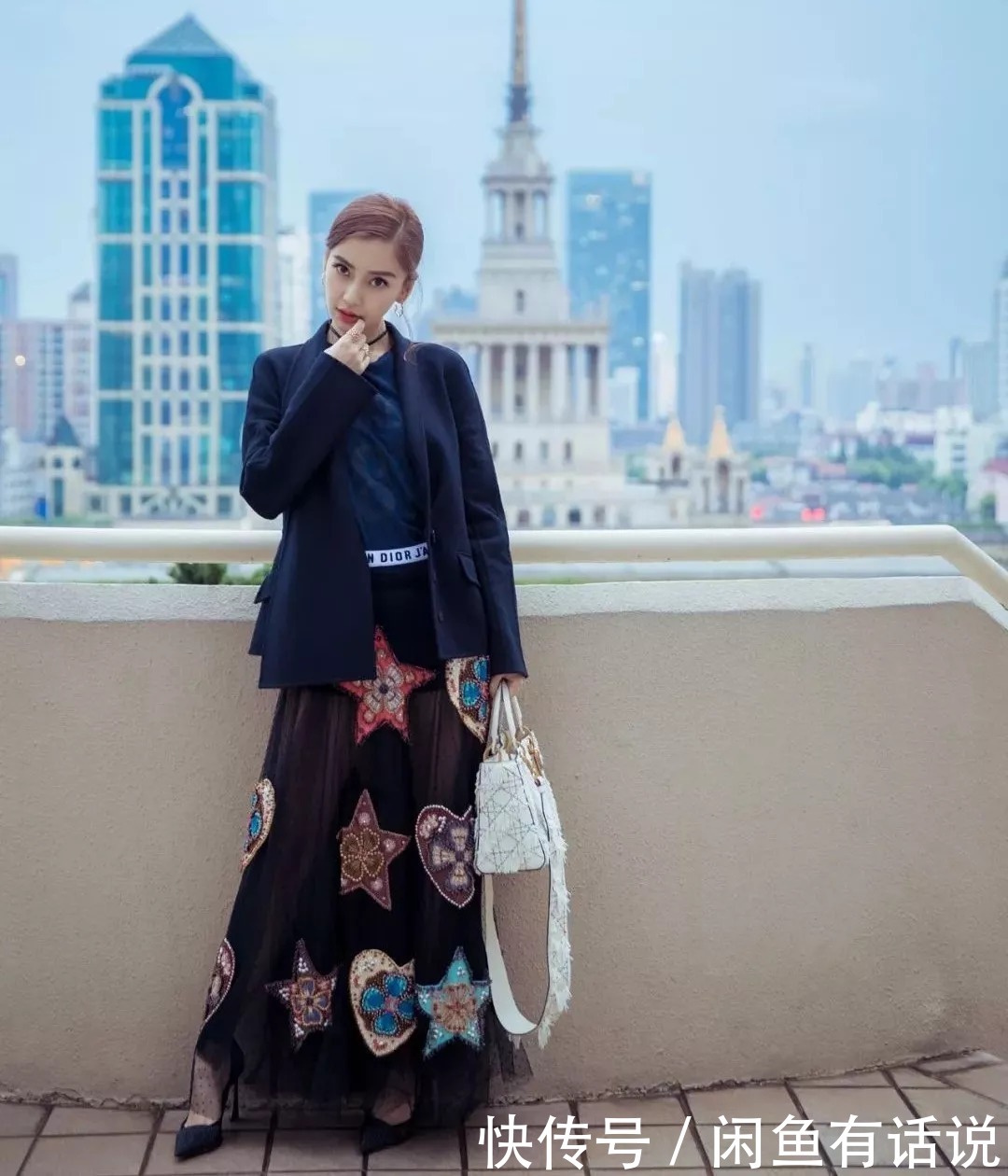 洋气|性感要讲究分寸感，现在流行的“半透裙”就刚刚好，洋气又显高级