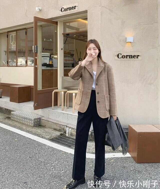 颜色 秋冬穿搭想出彩,正确的配色是关键,配色对了感觉才能到位