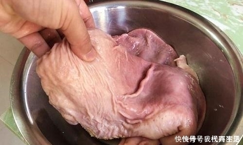 淀粉|洗猪肚时,有人用淀粉,有人用盐,大错特错这么洗才正确