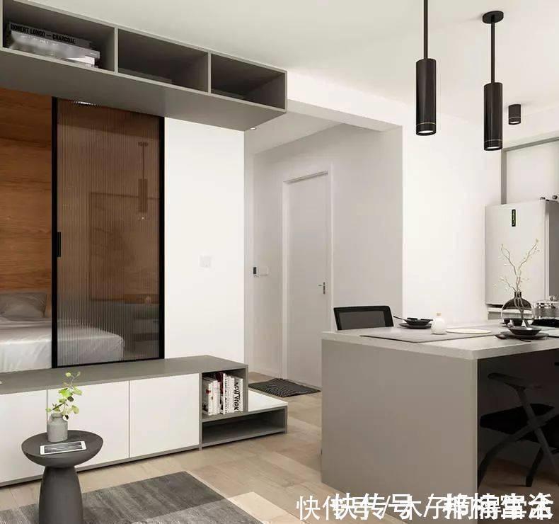 彩虹玻璃|女孩的40㎡小家：玄关布置衣帽间，岛台连接餐桌，一人住真惬意！