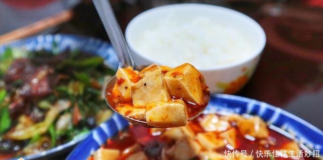 父母不在,媳妇精心做了4道菜,晒朋友圈引来嘲笑多久没吃米饭