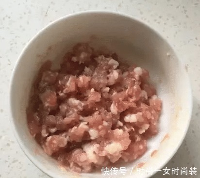 吃起来|最近我家迷上了这道菜,比韭菜都要鲜,吃起来香甜脆嫩,堪称美味