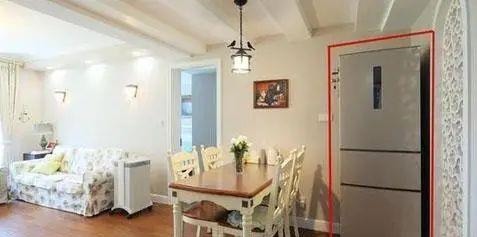 厨房|冰箱放厨房餐厅还是客厅呢？小房子更应该放这，你家做对了吗？