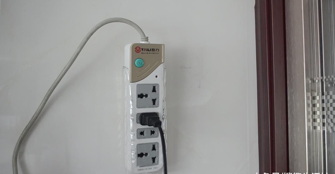 用处|喝完的塑料瓶不要扔, 剪几刀, 放在家里有大用处, 人人见了都夸好