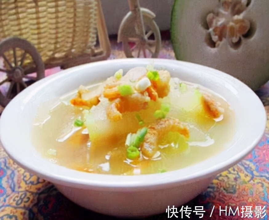 这4菜1汤已备好,荤素搭配做法简单,待客倍有面子