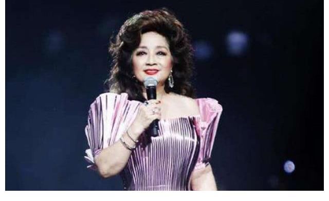 唱片|徐小凤：与邓丽君齐名，刚出道一天连续转13次场，月薪仅六百元