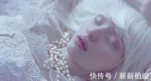 元气满满|“妈妈,我怕光”,姐妹俩出生全身雪白,网友:父母太不负责任