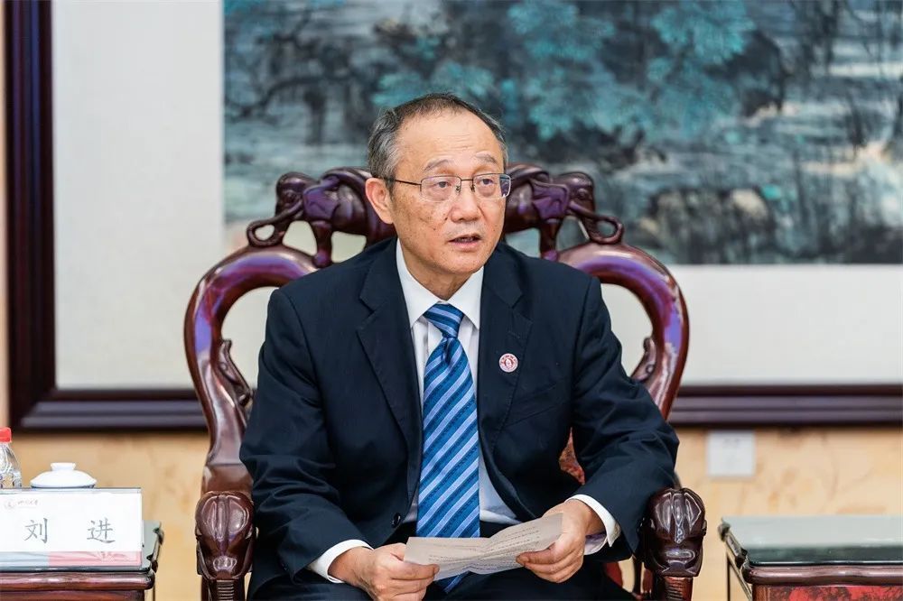 教师资|这位教授，捐了1亿元！