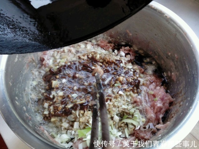 鲜嫩|调肉饺子馅，这“3香”不能少！饺子油润饱满，鲜嫩多汁，香喷喷