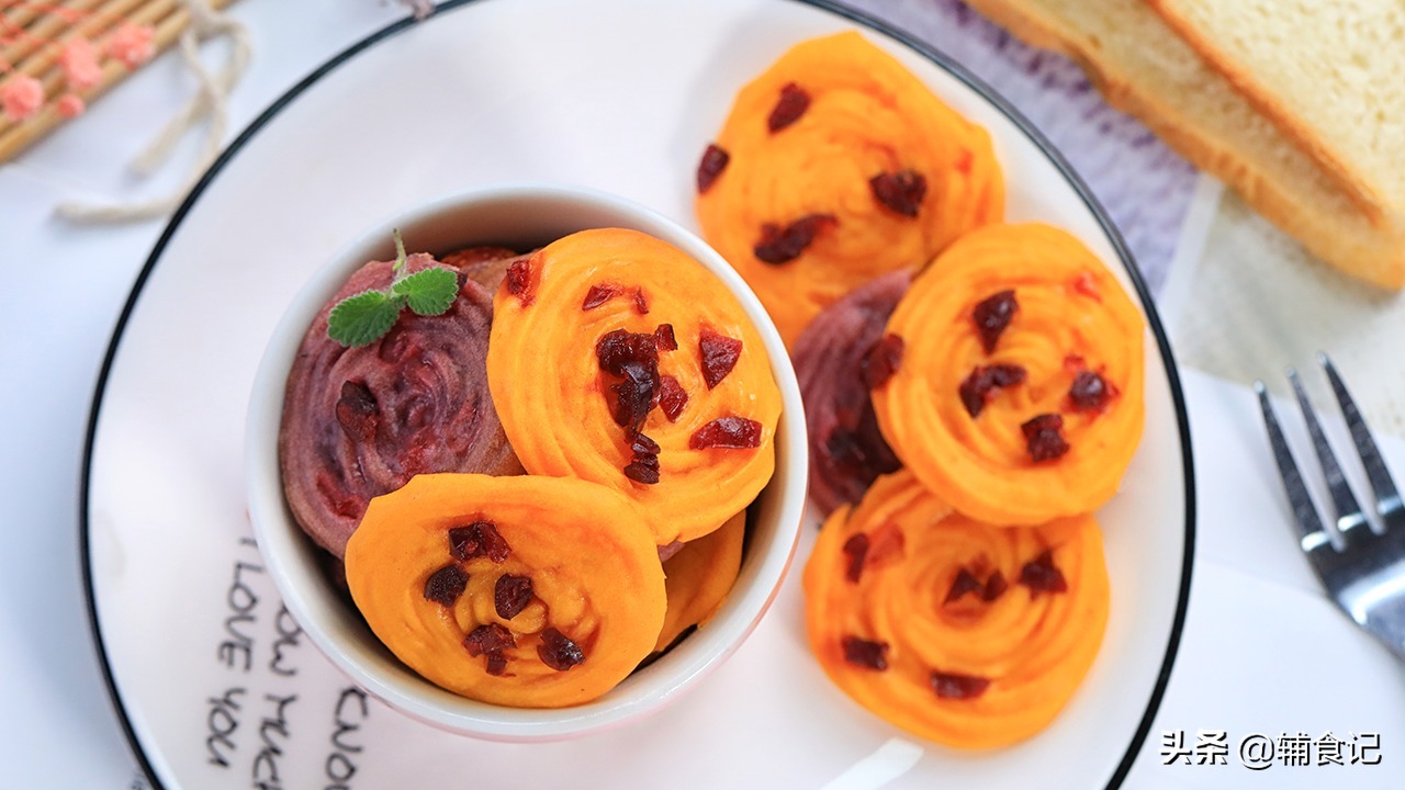 红薯|10分钟就能做的粗粮小零食,比薯片好吃,简单2步就搞定