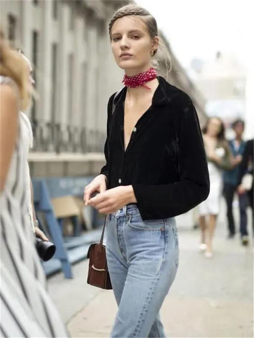 春季也太适合“大女人风”了，掌握这几个小技巧，轻松穿出大气场