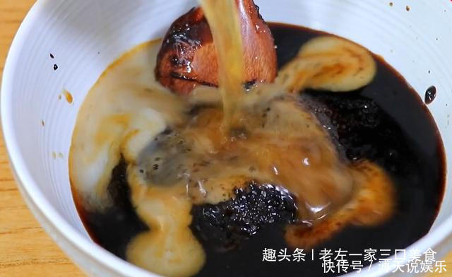 简单|猪蹄加上黄豆,这个季节最适宜的做法,比炖煮更软烂,简单又美味