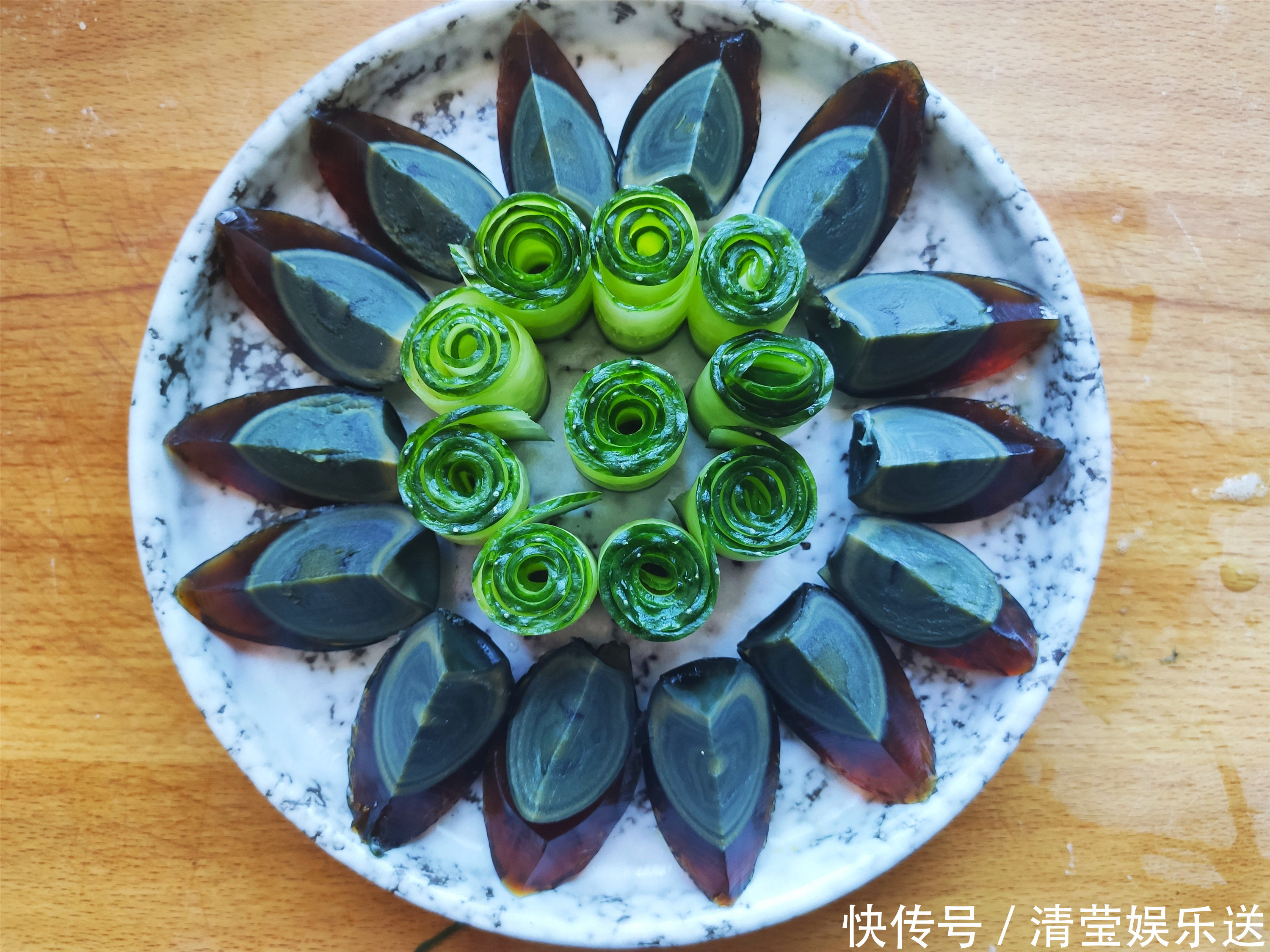 漂亮|东北人家年夜饭,凉拌菜少不了,做多少都光盘,精心摆盘真漂亮