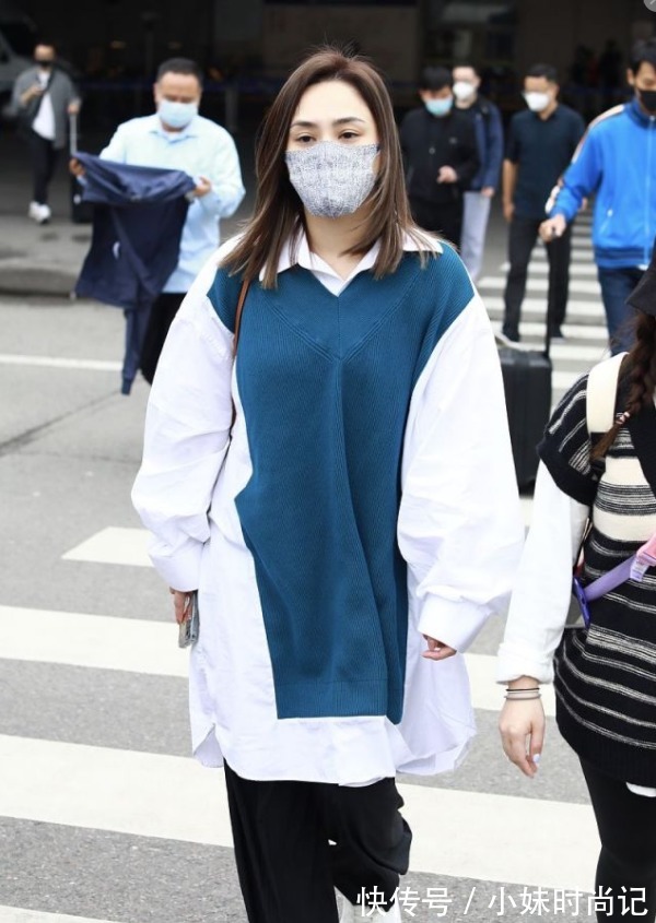 随性 阿娇穿衣也太随性了吧,“上松下松”看似邋遢,实则慵懒又时髦