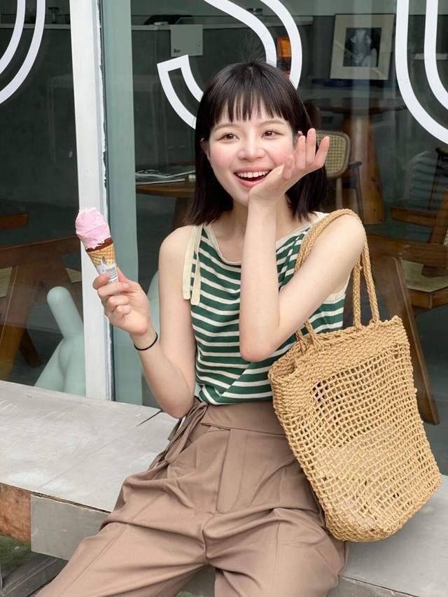 t+|日常出门这样穿，衬衫搭配短裤，比小众还高级时髦