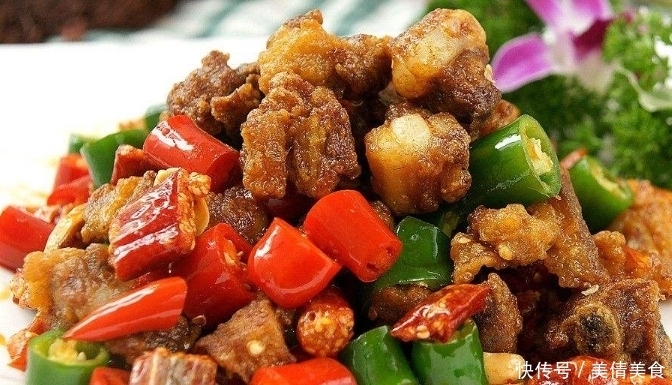 做排骨你还在焯水,怪不得做出来不好吃,不妨试试大厨的方法