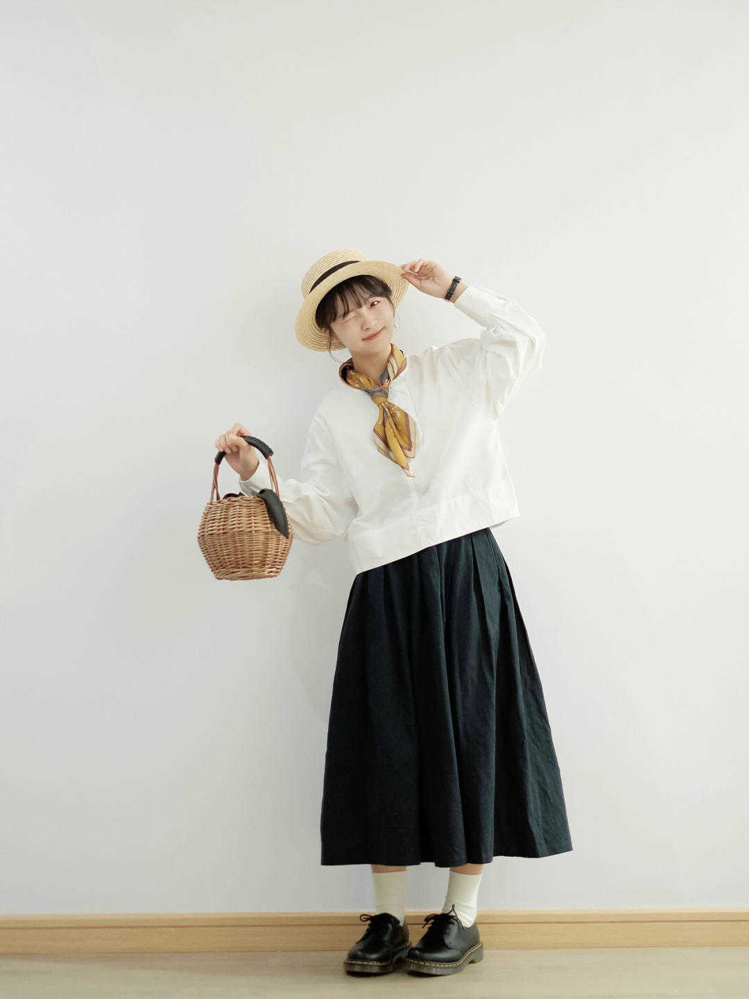 上衣 “短上衣”这样穿才叫好看,搭配半身裙减龄又俏皮,日常实用