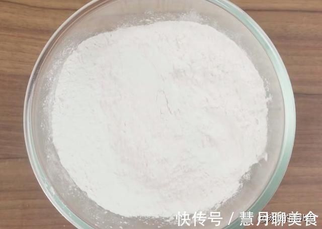 分享一款孩子爱吃的红豆松糕,香甜味美,松软营养,好吃又解馋