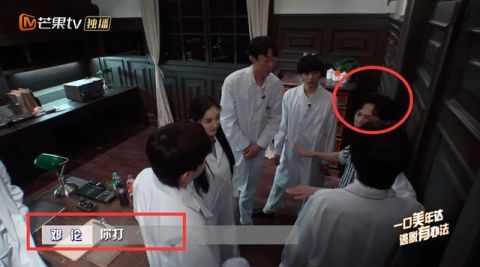 密逃3|《密逃》何炅再度加盟表现不佳？将机会让给刘耀文，人品高下立见