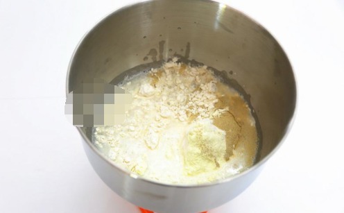 别买了，在家做出又香又软的面包，其实很简单，成本只要几块钱