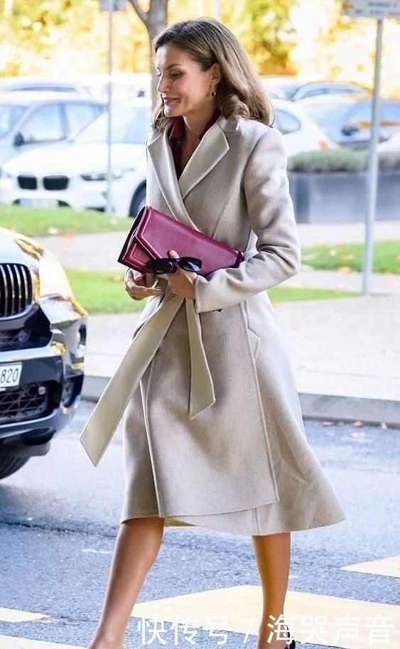 气质|跟西班牙王后学学怎么挑选大衣,一衣多穿,穿出优雅的气质
