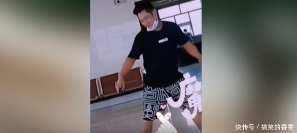 孕妇|孕妇怀四胞胎以为是儿子,结果生四个女儿,爸爸产房外手舞足蹈