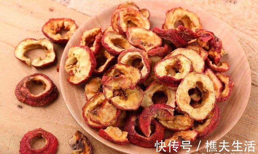 心脑血管|山楂加1物泡水喝，排出毒素和宿便，还能软化血管预防猝死