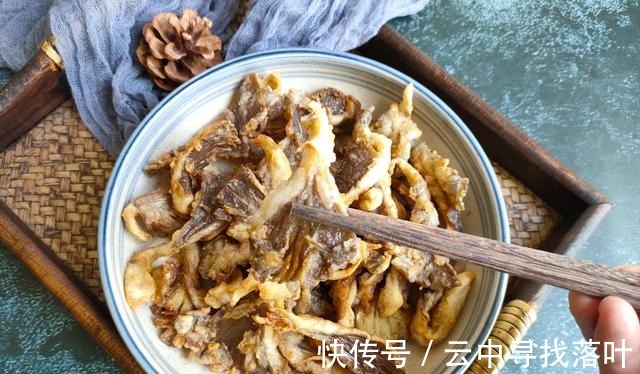 干炸蘑菇|餐馆里“很脏”的一道菜，不少人常会点，厨师下馆子却从不吃！