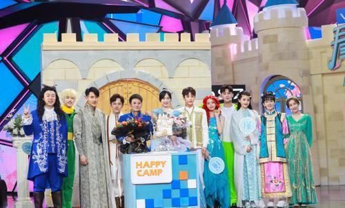 谢娜缺席芒果台三台购物晚会,改认证被疑退出快乐家族,说中了?