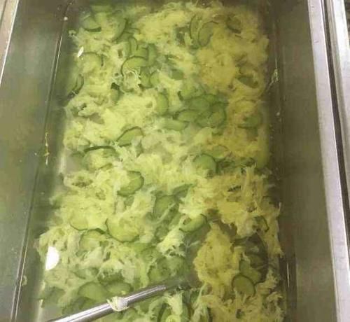  这家单位的食堂晚餐，5元钱管饱，你觉得划得来吗？