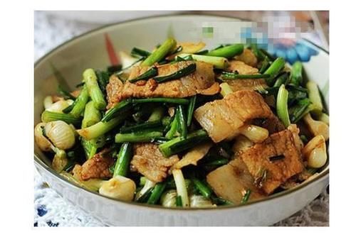 精选美食推荐：海鲜菇鸡蛋炒虾仁，锅塌豆腐，野蒜炒五花肉的做法