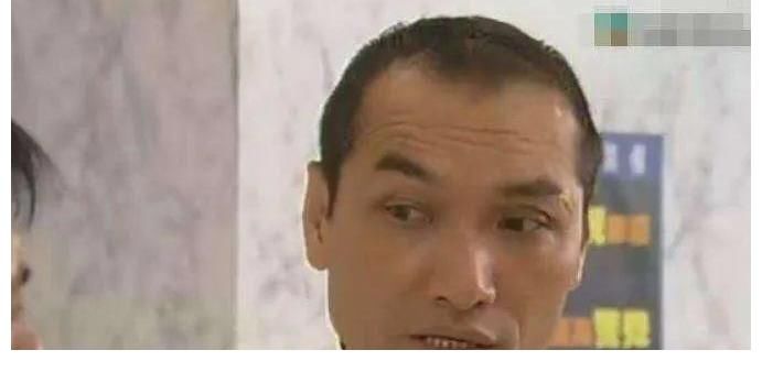 如何?为养家兼职司机,36年未受重用太唏嘘