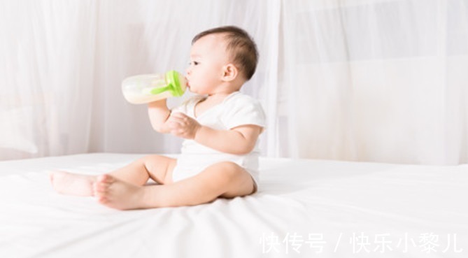 喝奶粉|为啥宝宝喝母乳频繁夜醒，喝奶粉却能一觉睡天亮？不止营养问题