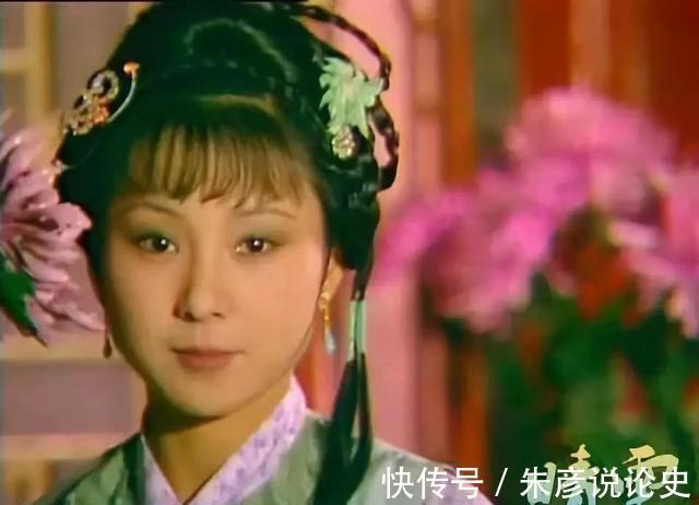 丫鬟#端午节的晚上,晴雯拒绝陪宝玉洗澡,拉开了悲剧人生的开始