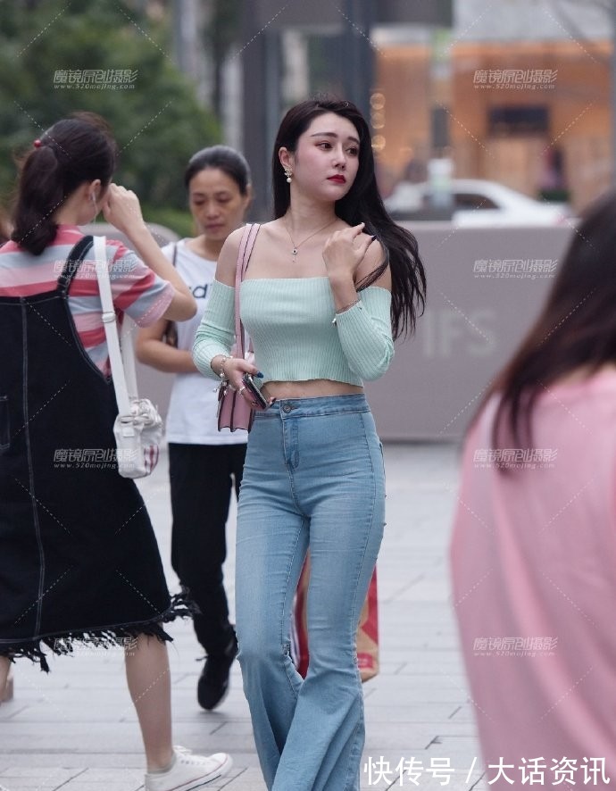 小姐姐 喇叭裤是不可能过时的，这辈子都不会过时的