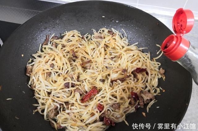 东北人喜欢的菜，给大鱼大肉都不换，不值钱却几十年吃不烦