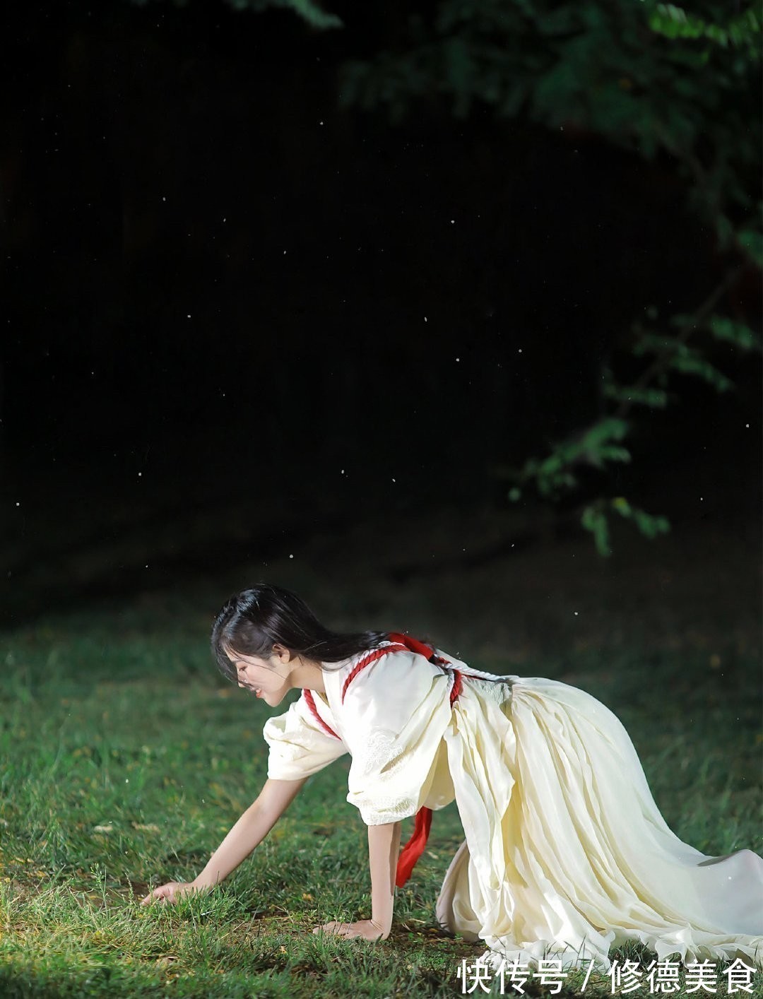 汉服|“神明少女”风格的汉服也太美了，优雅又清冷，怪不得女生都爱穿