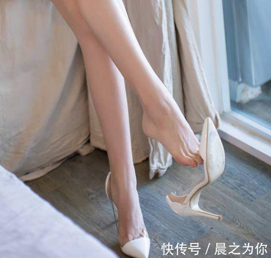 一字带 性感时尚的尖头高跟鞋,迷人身姿完美展现,更显别致时髦!