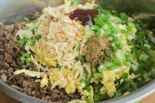 好吃|夏天,遇到此菜别手软,2块钱一斤,用它来包饺子,特好吃