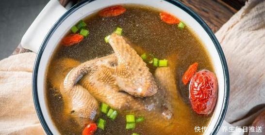 试试|一鸽胜九鸡,鸽子汤怎样做才好喝试试此做法,肉嫩汤鲜,太香了