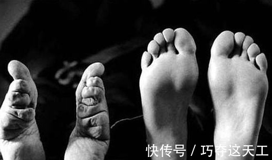陋习@古代男子的畸形审美三寸金莲,从铁莲、银莲到金莲!