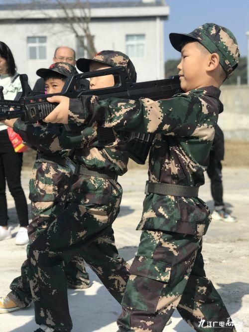 过瘾|感受不一样的国防教育实践 小记者们直呼“太过瘾”