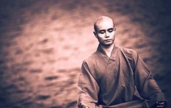 江苏卫视|强吻谢娜，侮辱金星，因耍酒疯身败名裂的乐嘉，如今怎样了