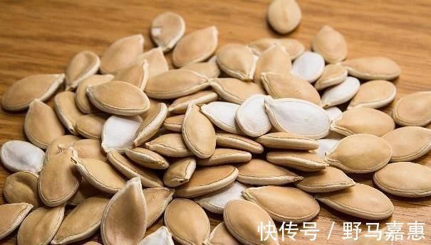 前列腺增生|男性有无前列腺增生?排尿或许就知晓,3种食物常吃,呵护前列腺