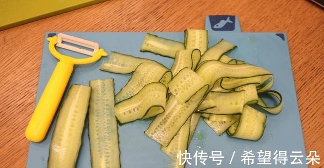 蒜泥白肉|蒜泥白肉经典菜目的家常做法，好吃不腻还下饭！