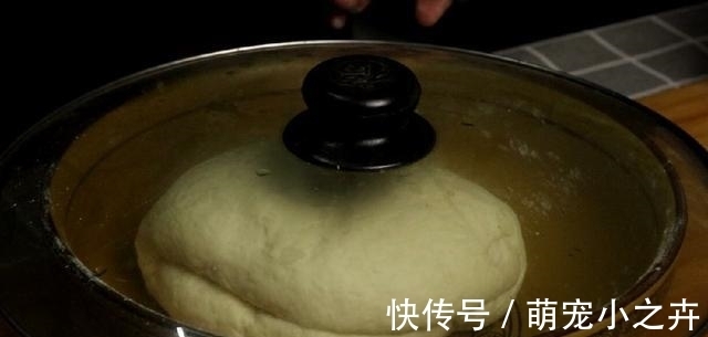 筋道|烙饼时，直接烙就大错特错了，多加这一步，饼柔软筋道，40秒两张