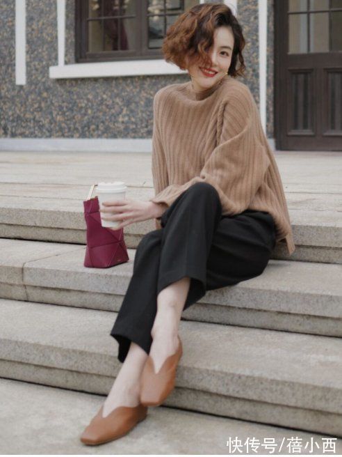 v领 穿毛衣,不一定要配半身裙才好看,学时髦精搭配裤子更时髦上档次