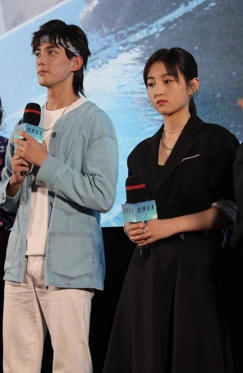 盛夏未来|21岁吴磊少年感十足！狼尾发型活力四射，似漫画里的二次元男孩